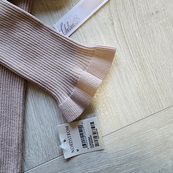 NWT Chelsea28 Ribbed V-neck Ruffled Sleeve Tan Sweater - Medium - Picture 6 of 6